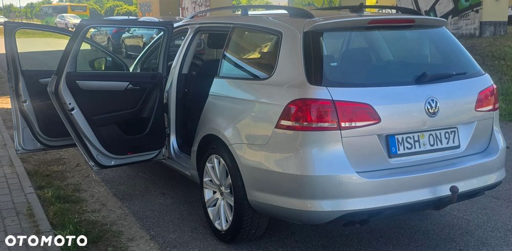 Volkswagen Passat 2.0 TDI DPF BlueMotion Technology Trendline - 19