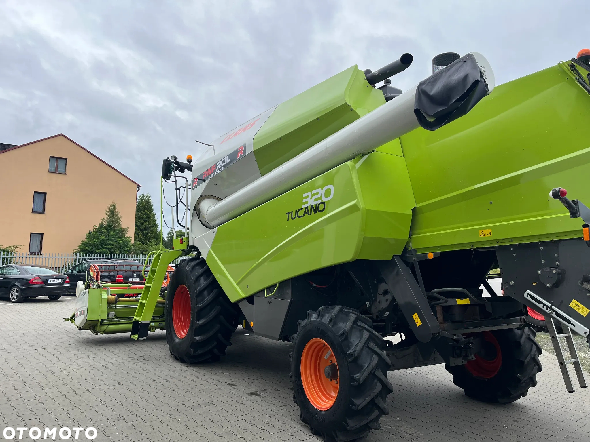 Claas Tucano 320 - 8