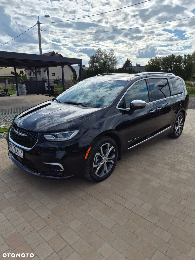 Chrysler Pacifica - 2