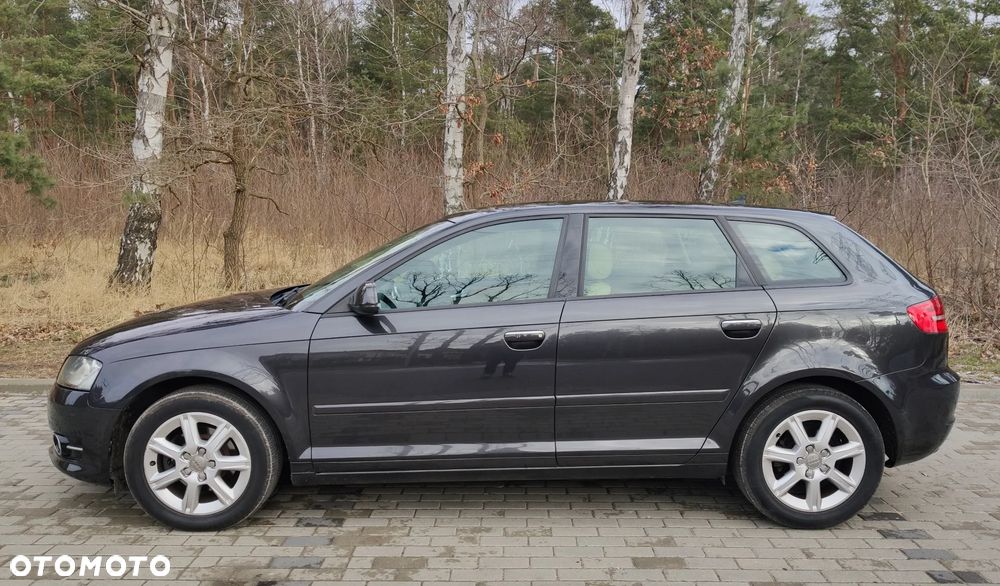 Audi A3 Sportback - 2