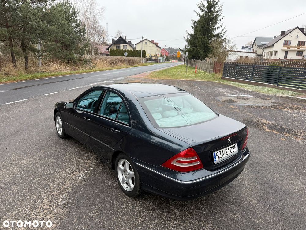 Mercedes-Benz Klasa C 220 T CDI Avantgarde - 15