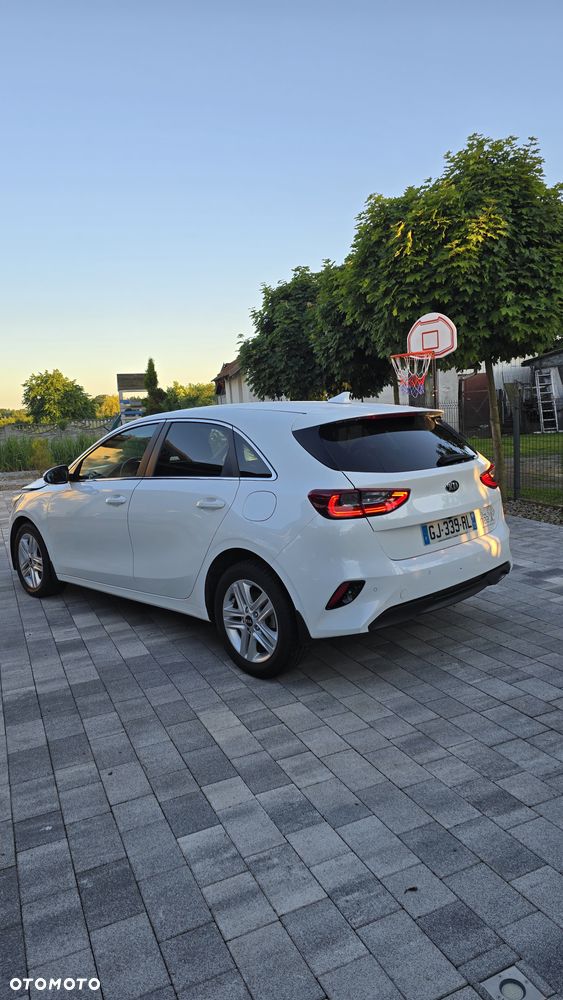 Kia Ceed 1.6 CRDi mHEV Business Line - 1