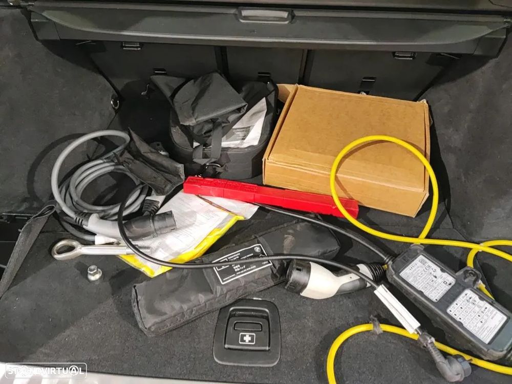 BMW 320 e Touring Corporate Edition Auto - 11