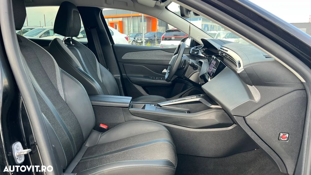 Peugeot 308 PureTech 130 EAT8 Allure - 12