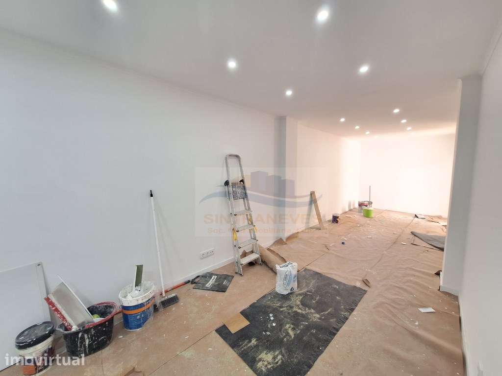 T3 em remodelação total - com logradouro - Falagueira - Grande imagem: 3/15