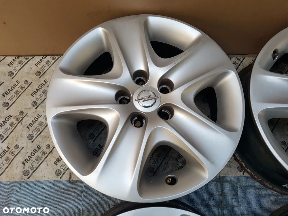 FELGI STALOWE+ KOŁPAKI  OPEL ASTRA H MERIVA B ZAFIRA B VECTRA C  5x110 6,5JX16 ET39 - 18