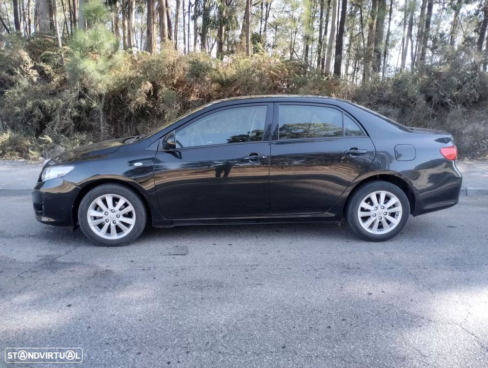Toyota Corolla 1.4 D-4D Exclusive - 4