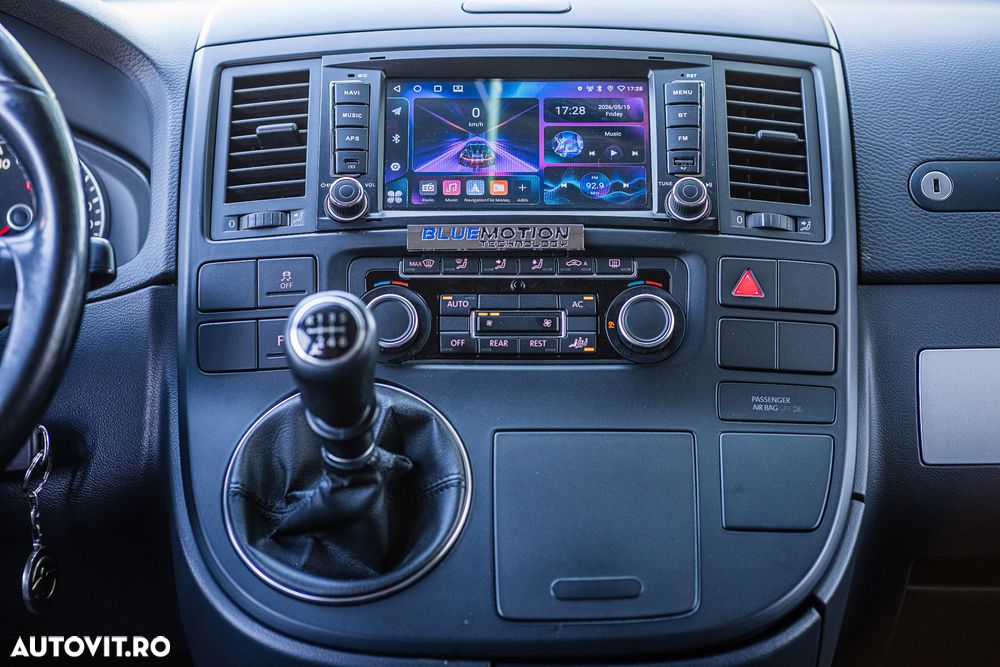 Volkswagen Multivan - 11