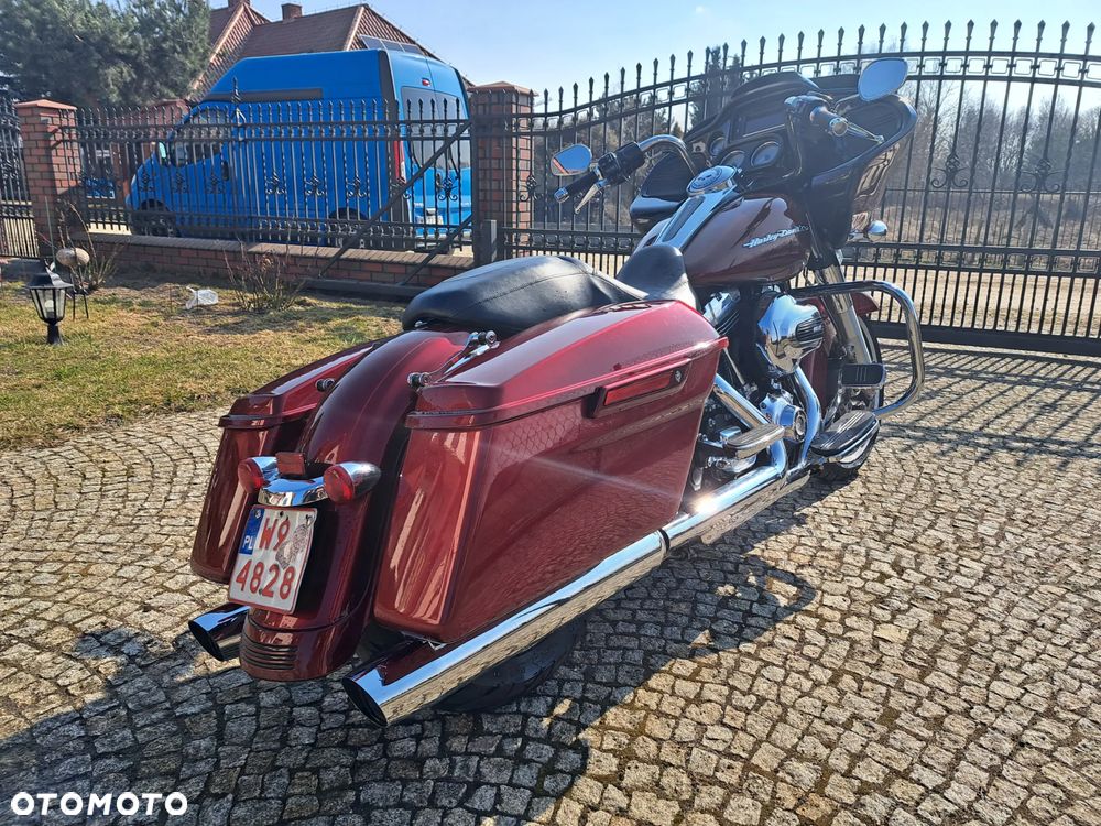 Harley-Davidson Touring Road Glide - 2