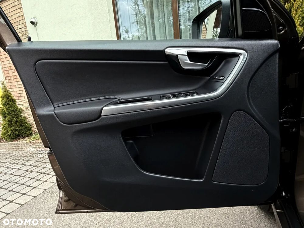 Volvo XC 60 D4 Drive-E Momentum - 23