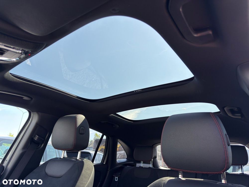 Mercedes-Benz GLA 200 d AMG Line - 28