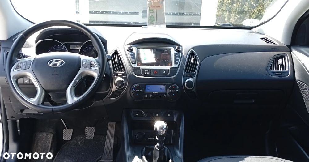 Hyundai ix35 1.6 2WD Fifa World Cup Edition - 12