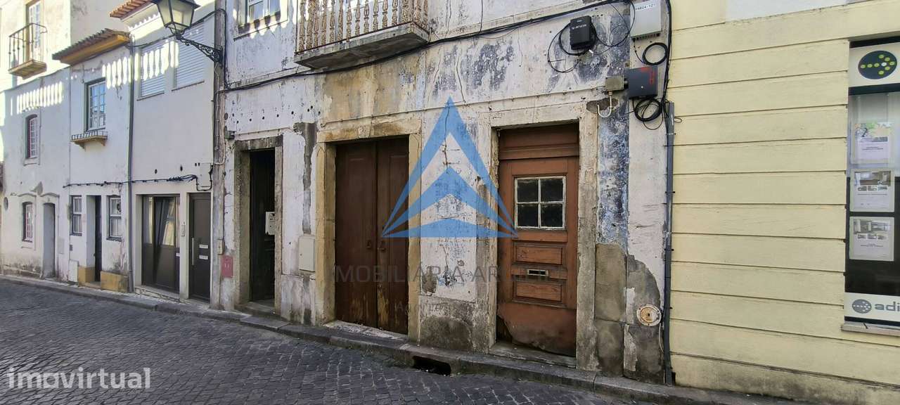 Prédio à venda no centro histórico de Abrantes | Terraço, quintal e... - Grande imagem: 4/56