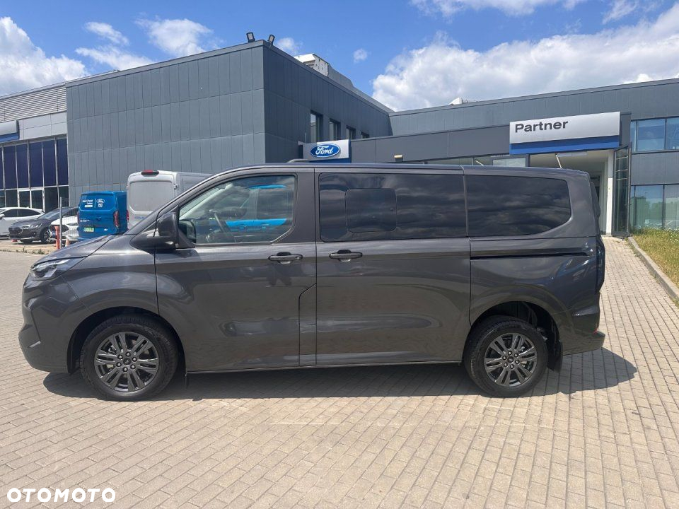 Ford Tourneo Custom - 2