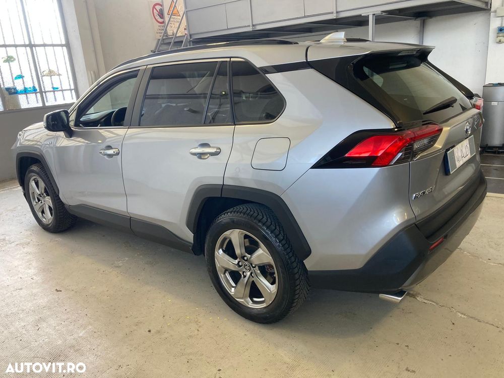Toyota RAV4 - 5