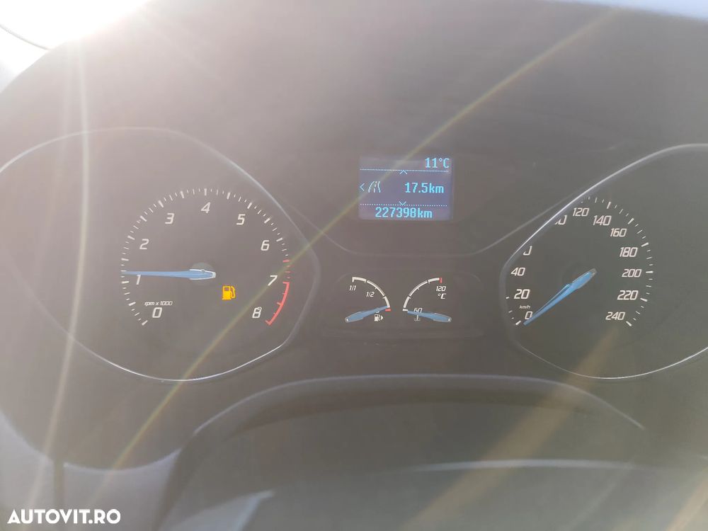 Ford Focus Turnier 1.6 Ti-VCT Champions Edition - 8