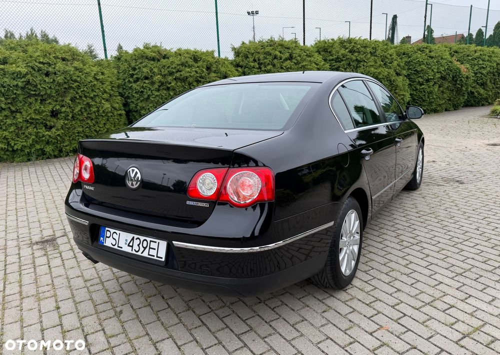 Volkswagen Passat 2.0 TDI DPF BlueMot Comfortline - 6