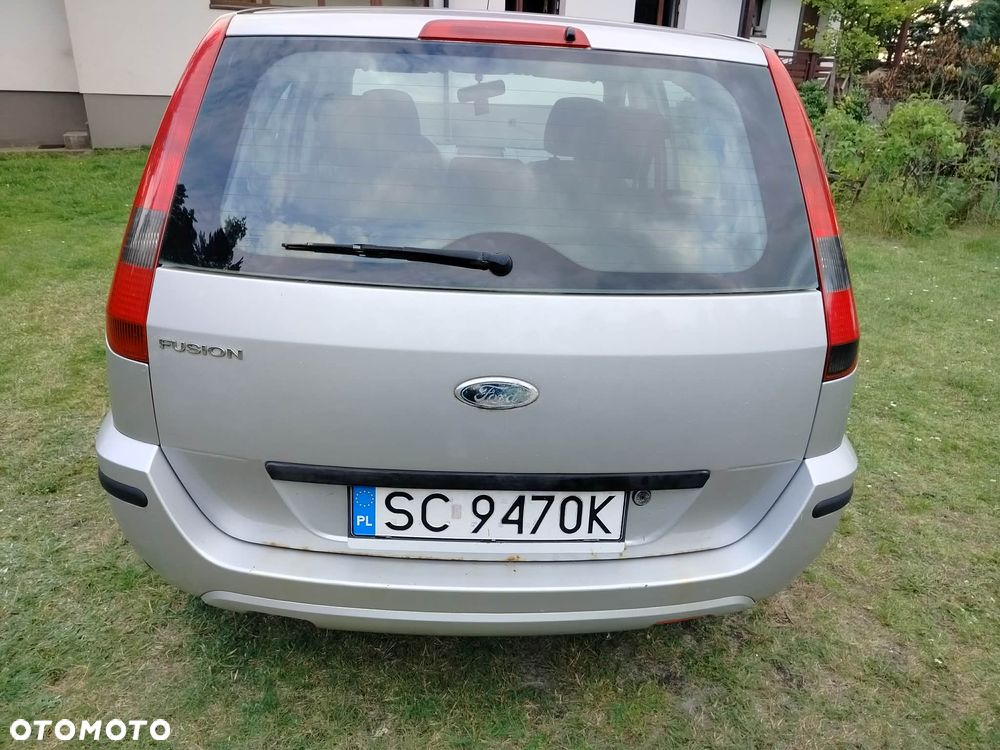 Ford Fusion 1.4 Trend - 4