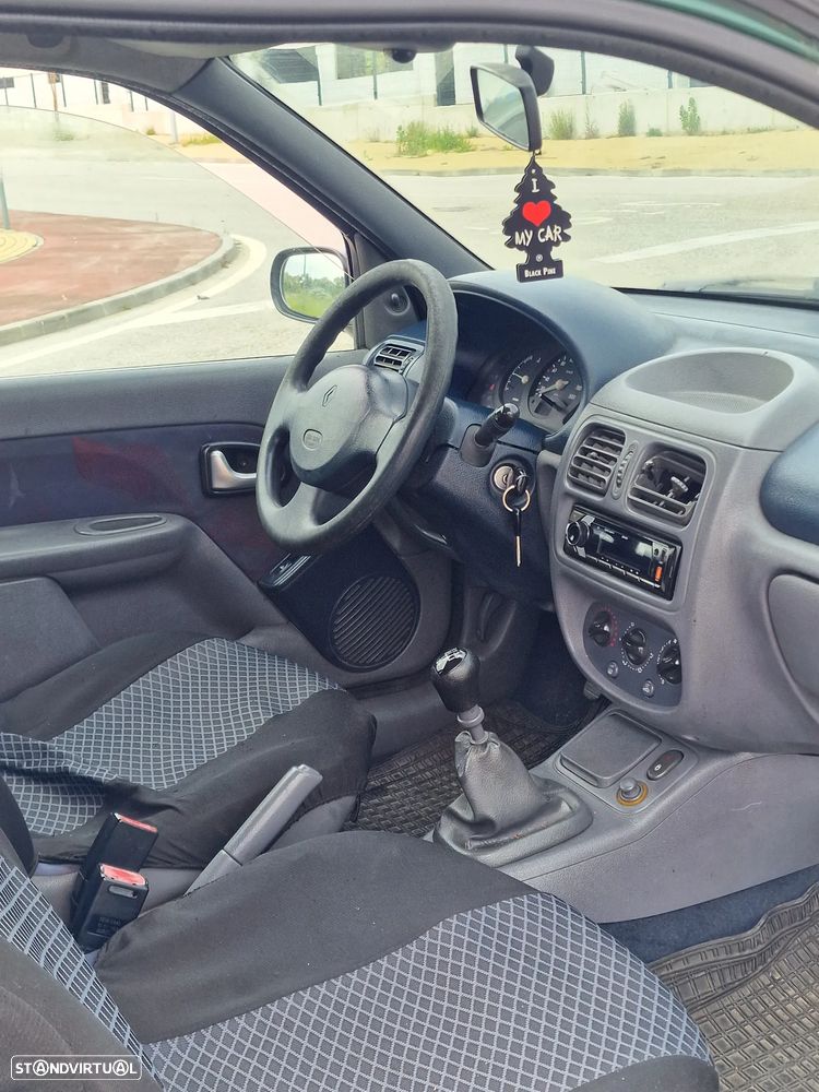 Renault Clio 1.9 D RN - 5