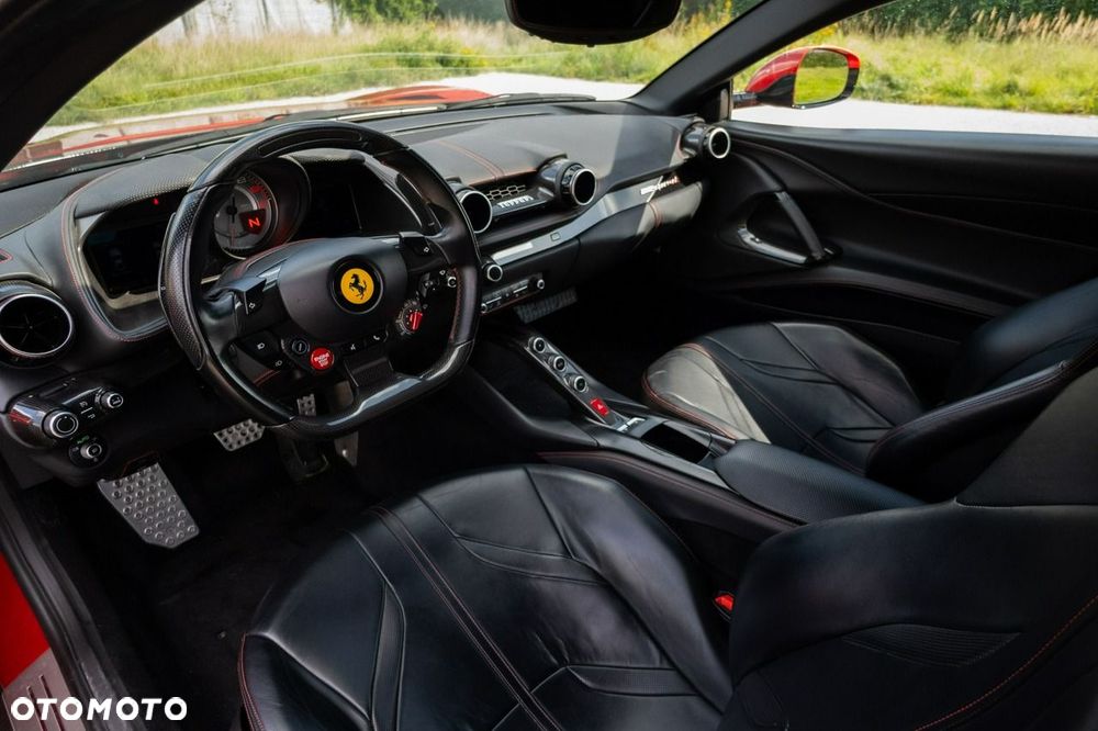 Ferrari 812 Superfast - 22