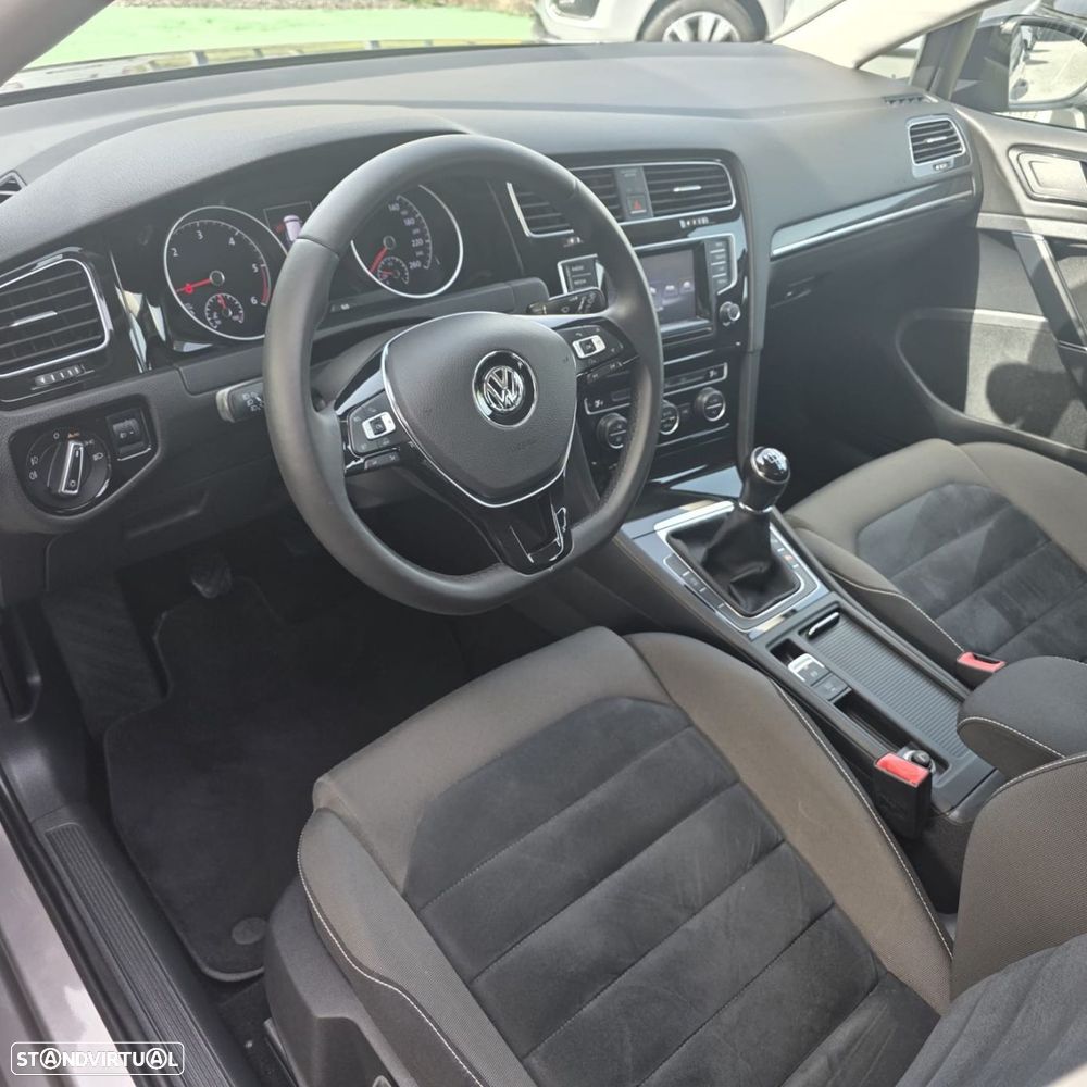 VW Golf 1.6 TDi Highline - 6