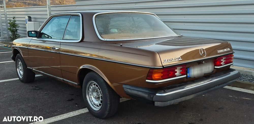 Mercedes-Benz W123 - 28