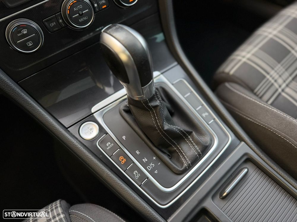 VW Golf 2.0 TDI GTD DSG - 38