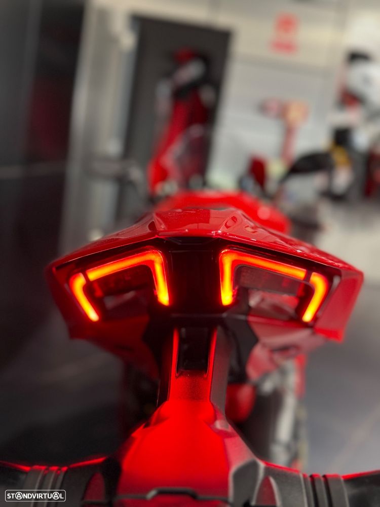 Ducati Panigale V4 S - 8