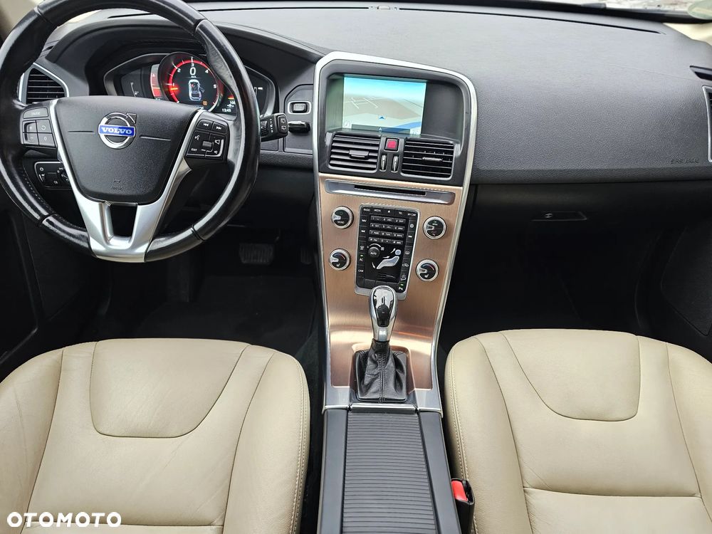 Volvo XC 60 D4 AWD Geartronic Summum - 24