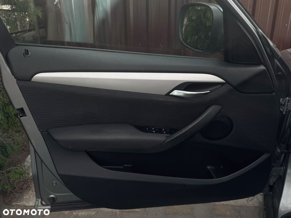 BMW X1 sDrive18i - 11