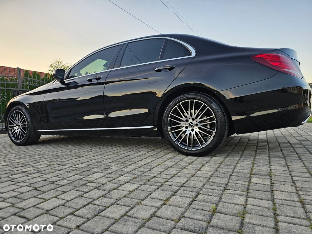 Mercedes-Benz Klasa C 300 7G-TRONIC - 27
