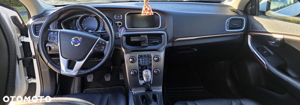 Volvo V40 D3 Summum - 19