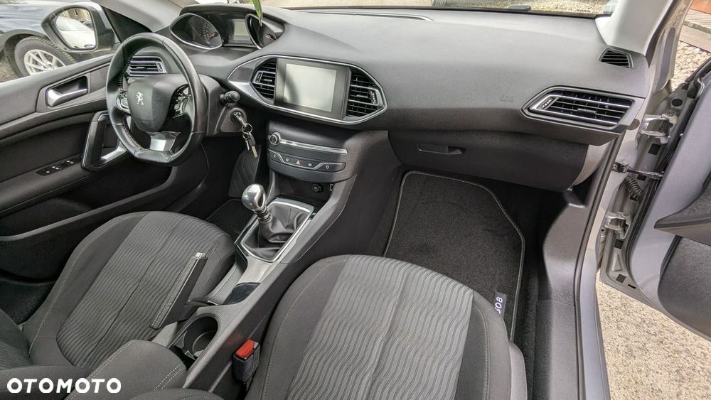 Peugeot 308 - 23
