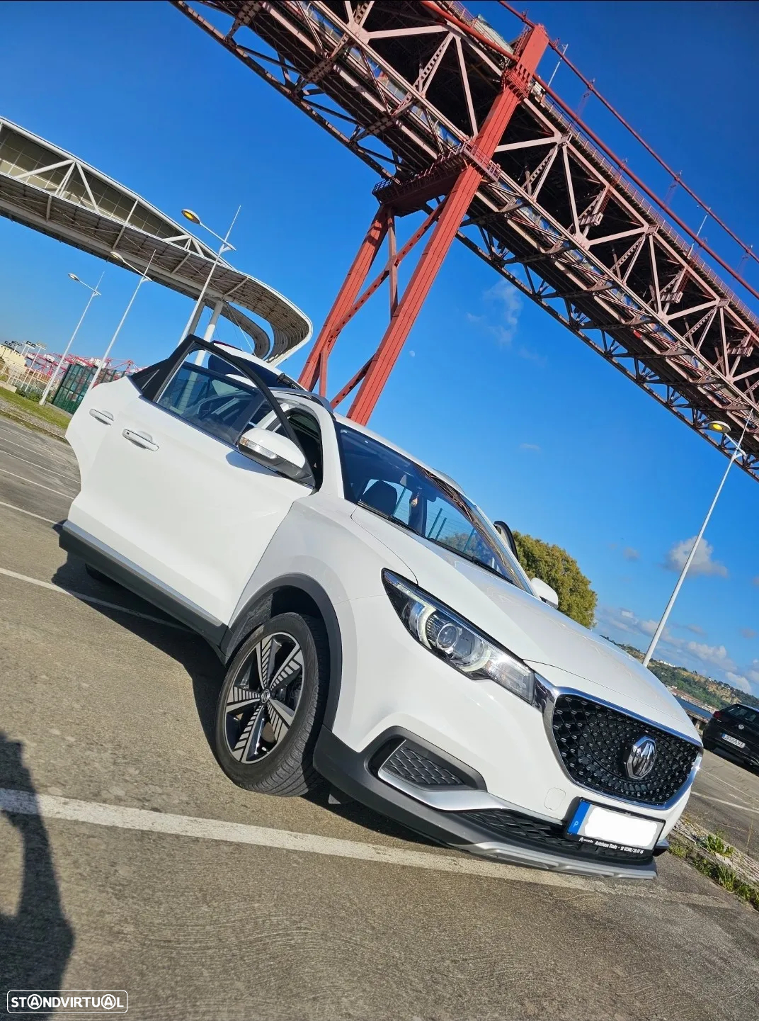 MG ZS EV 44.5 kWh Luxury - 23