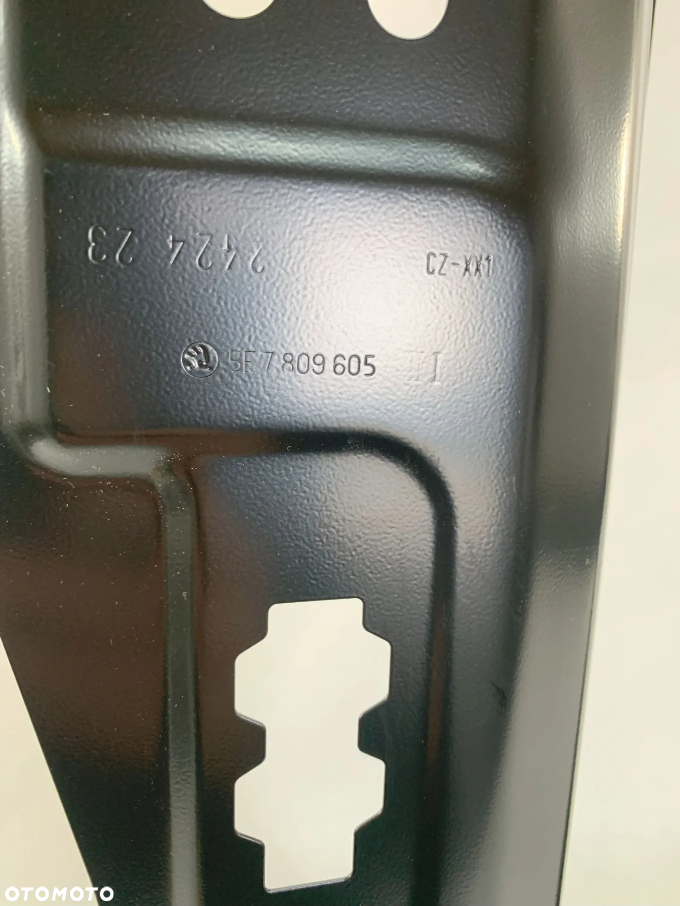 Image Škoda Octavia 4 IV sloupek A B práh levý vpředu - 5E7809605