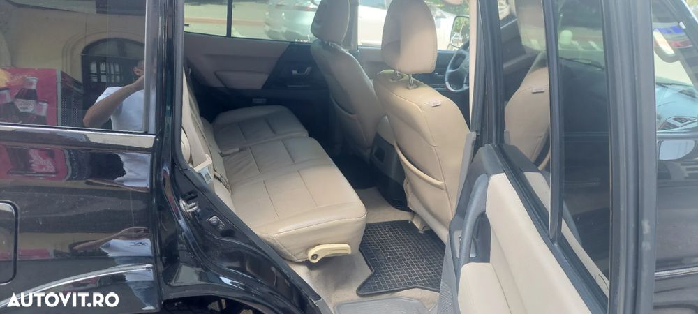 Mitsubishi Pajero - 22