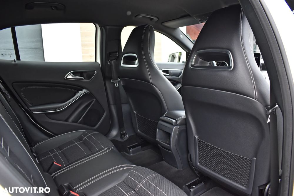 Mercedes-Benz GLA 200 7G-DCT Urban - 27