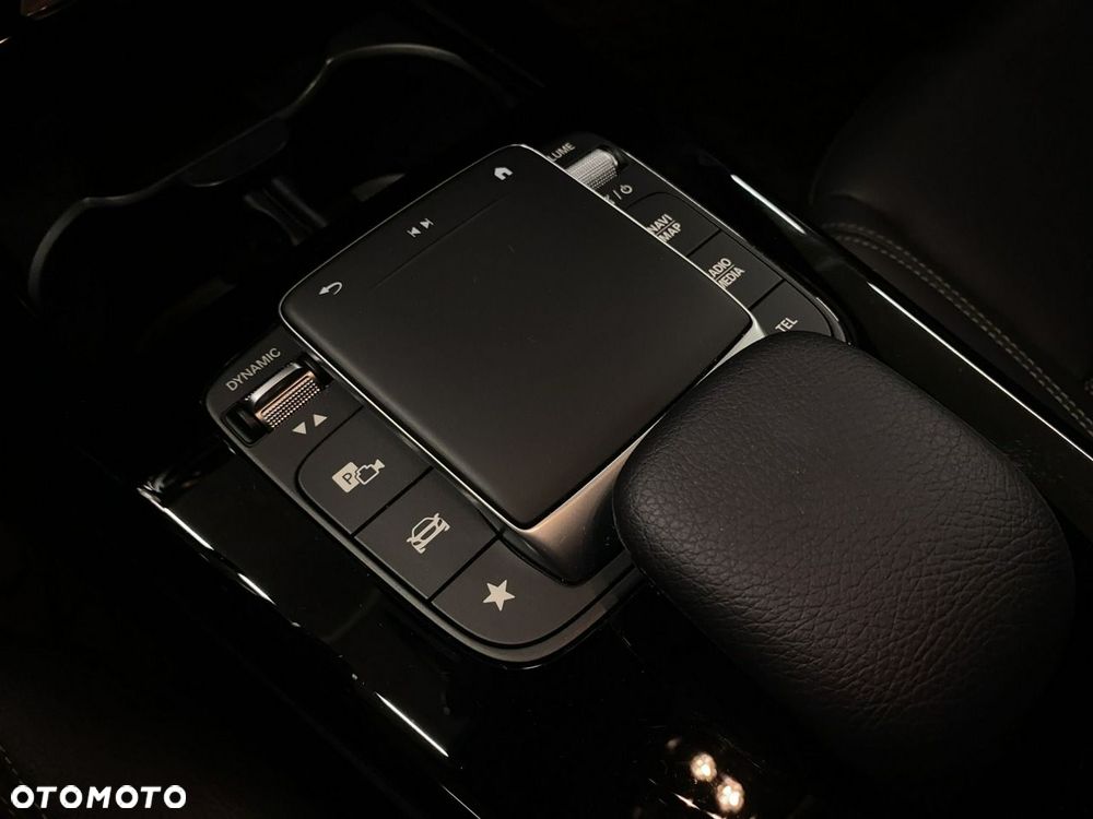 Mercedes-Benz CLA - 23