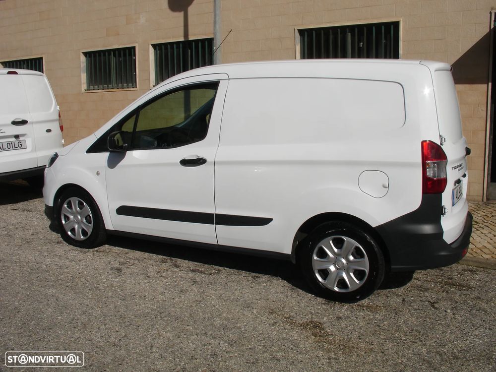 Ford transit courier - 3