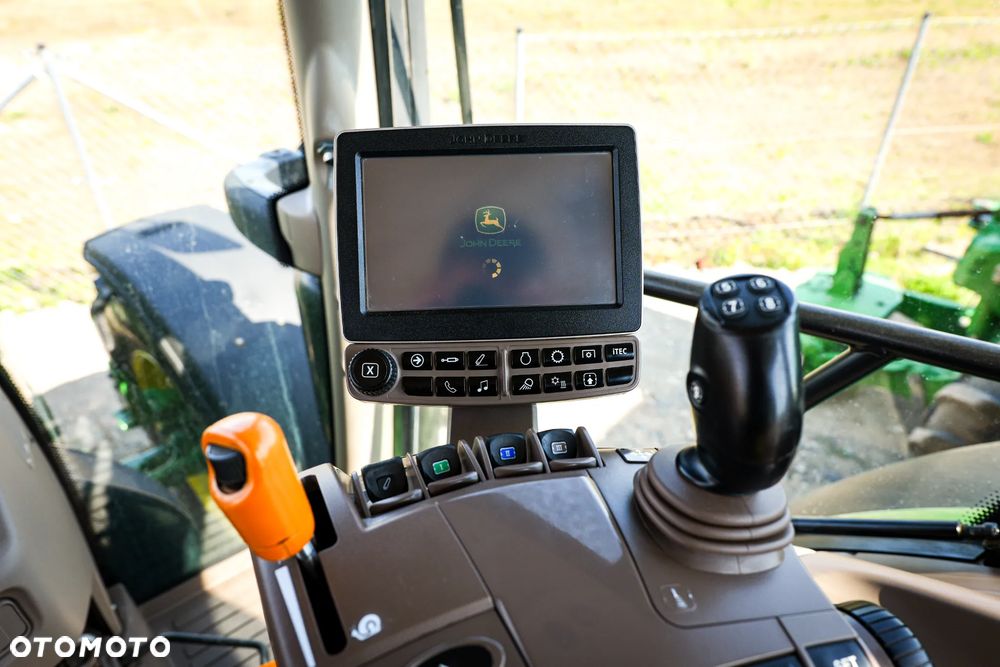 John Deere 6195R - 17