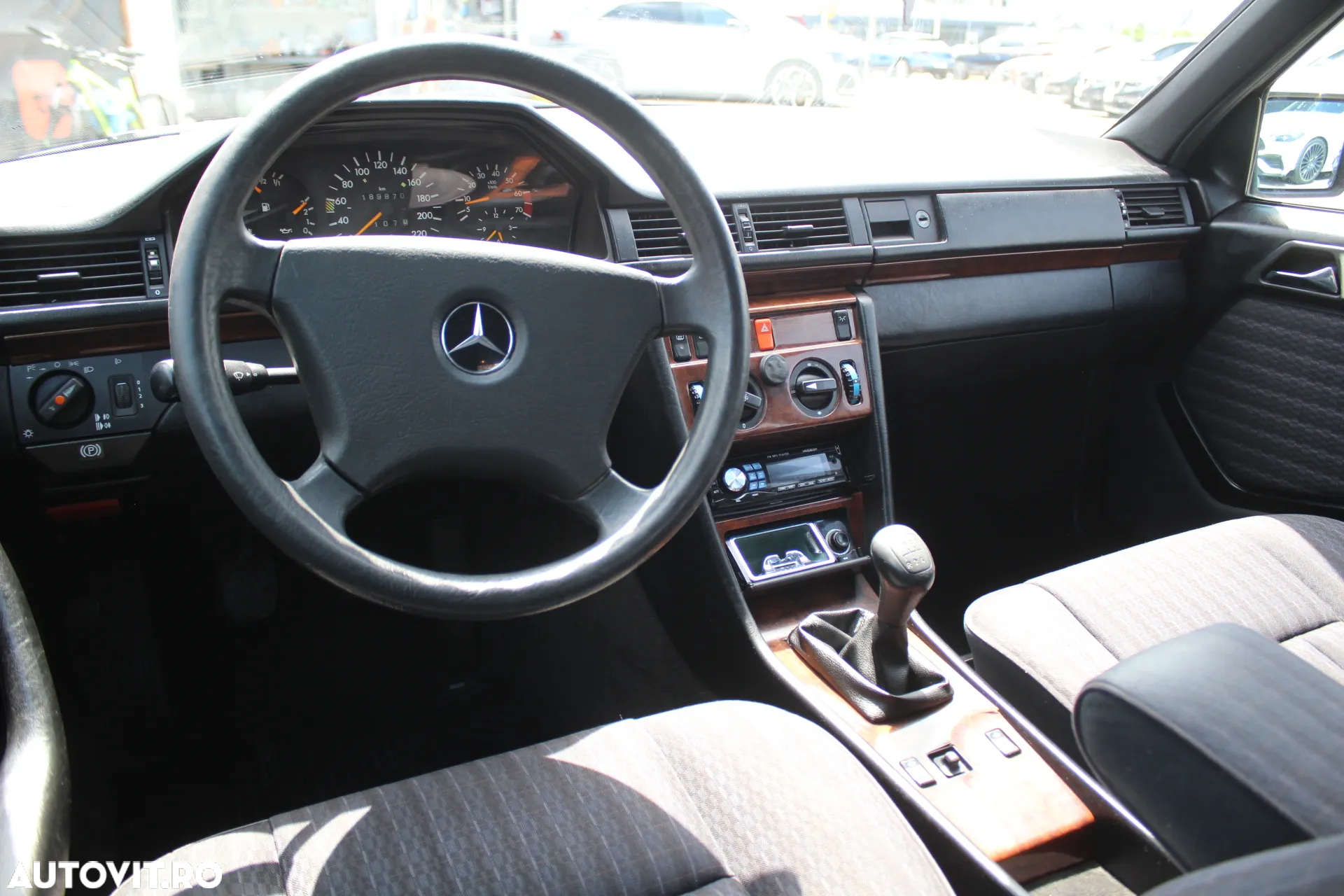Mercedes-Benz E - 4