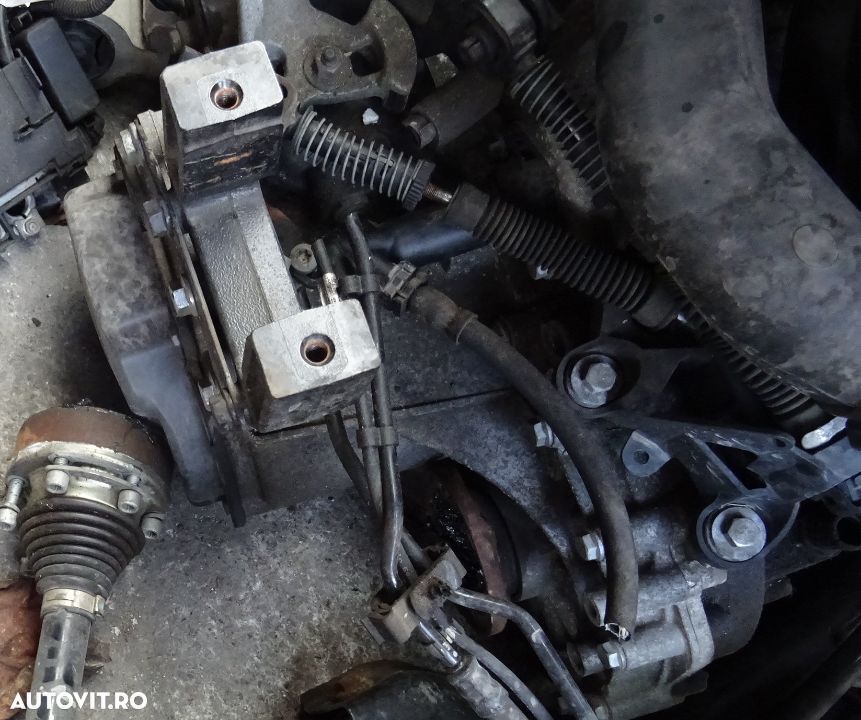 Cutie viteze Volkswagen Polo 1.2 TDI CFW 55 KW 75 CP din 2011 - 1