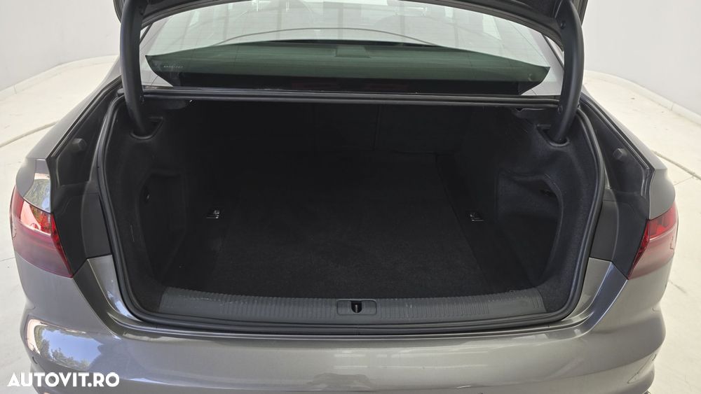 Audi A4 30 TDI S tronic MHEV Basic - 25