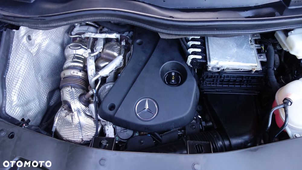 Mercedes-Benz Klasa V - 38