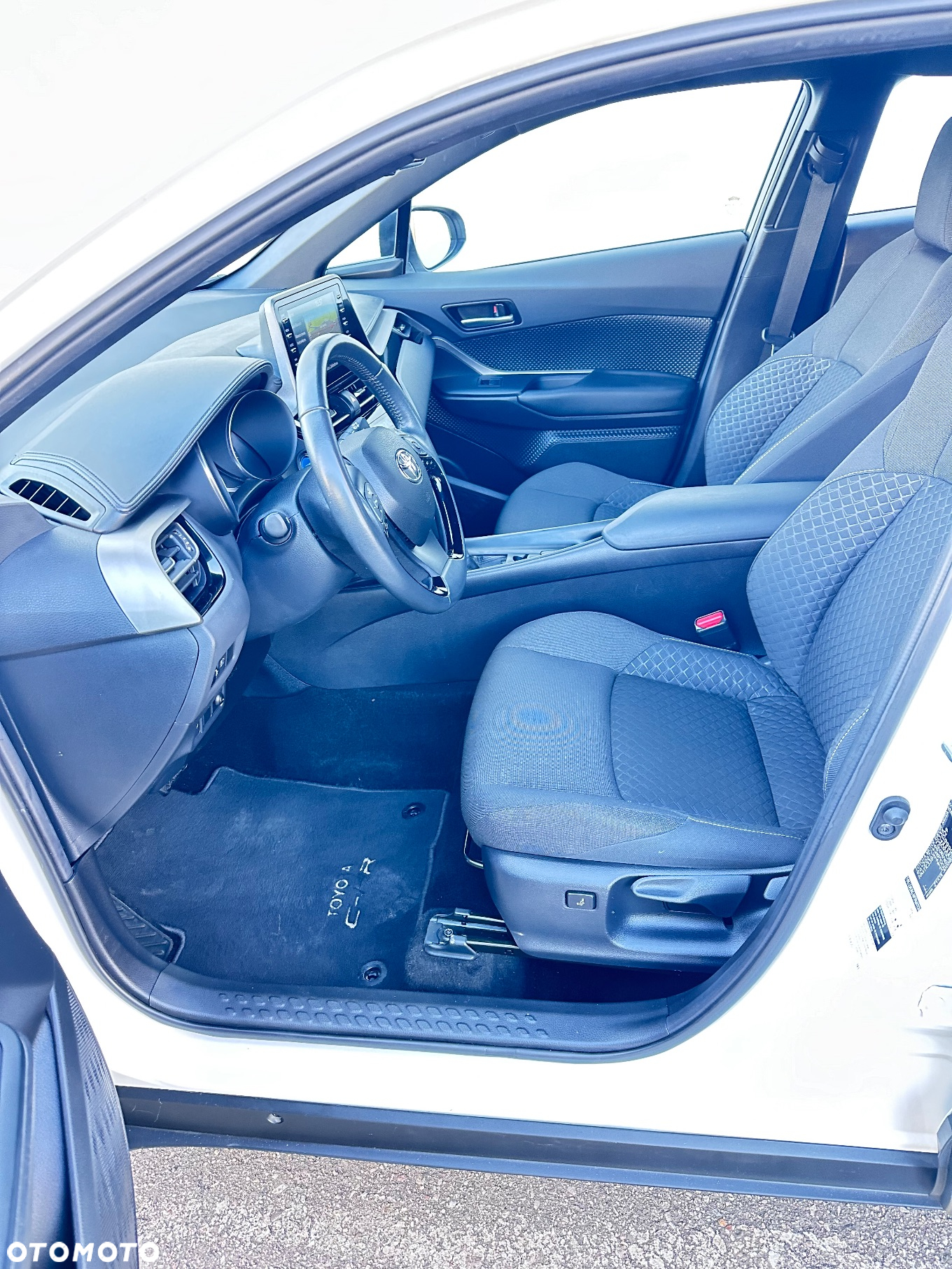 Toyota C-HR - 11