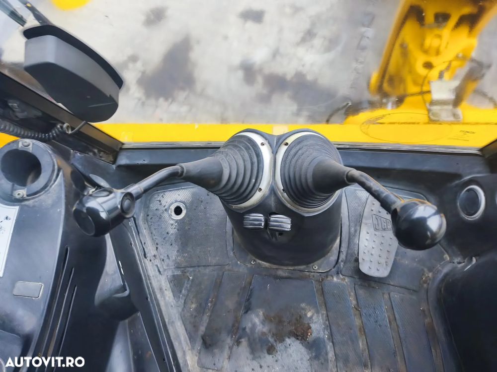 JCB 3CX - 9
