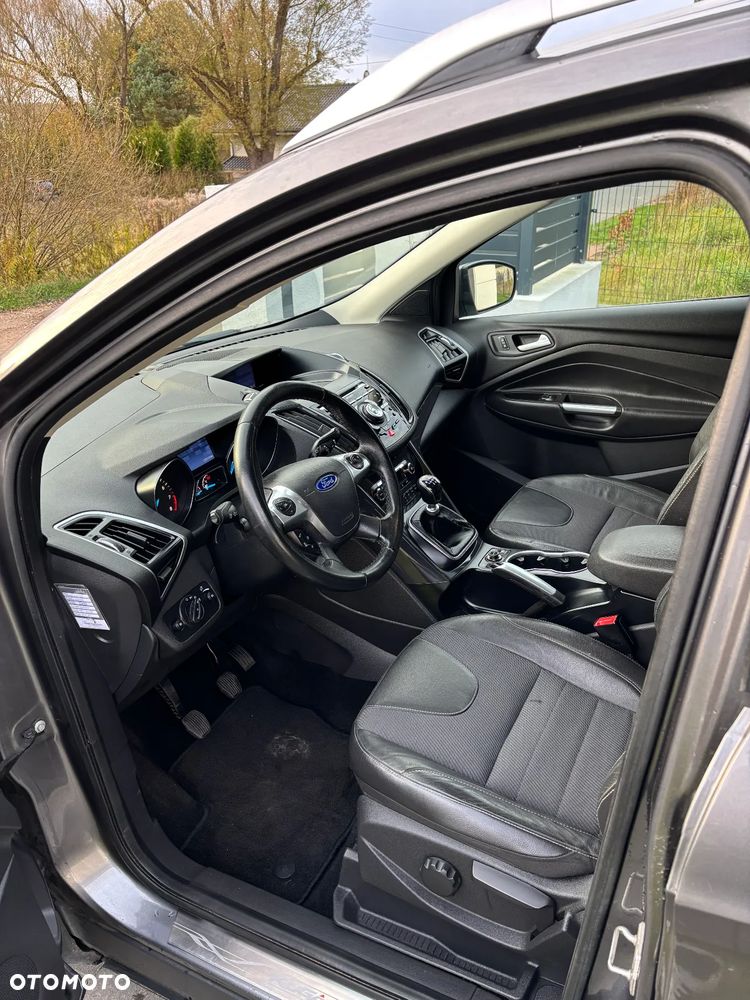 Ford Kuga 1.6 EcoBoost 2x4 Titanium - 9