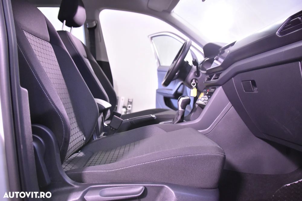 Volkswagen T-Cross - 11