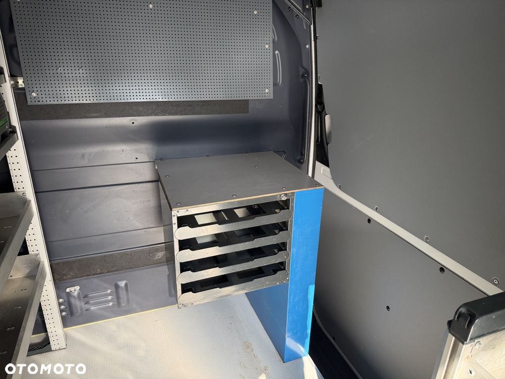 Mercedes-Benz Sprinter - 32