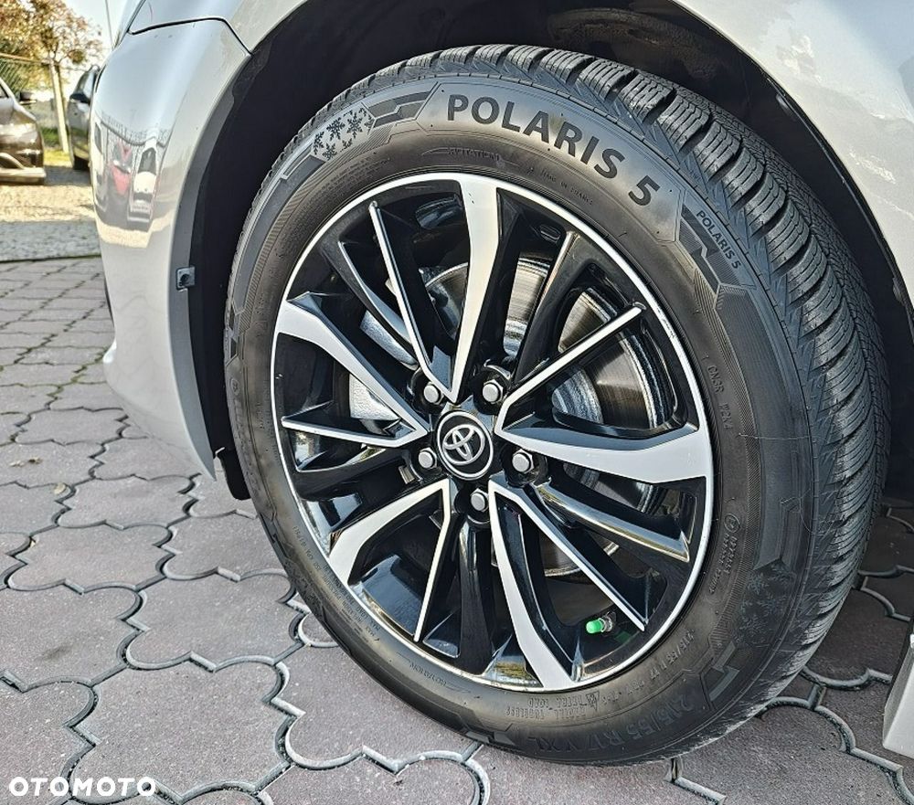 Toyota Avensis - 17